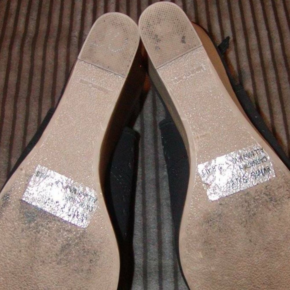 Report “Carnation”Wedge Sandals Suede Black Shoes Sz 8.5 Open Toe EUC! - Picture 7 of 7